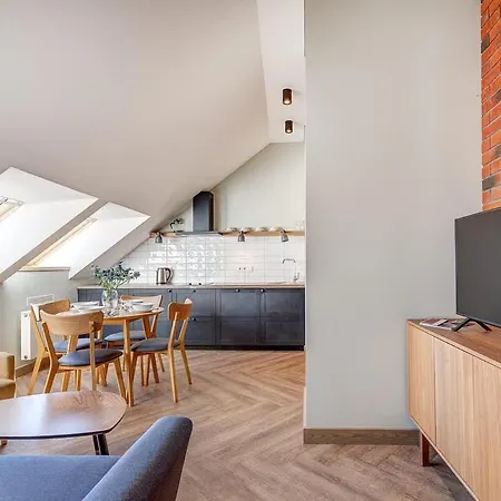Апартаменти Domillion 1bdr New Old Town U2307